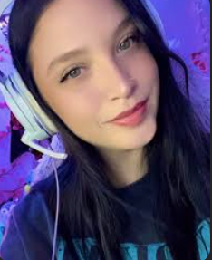 Mia R.